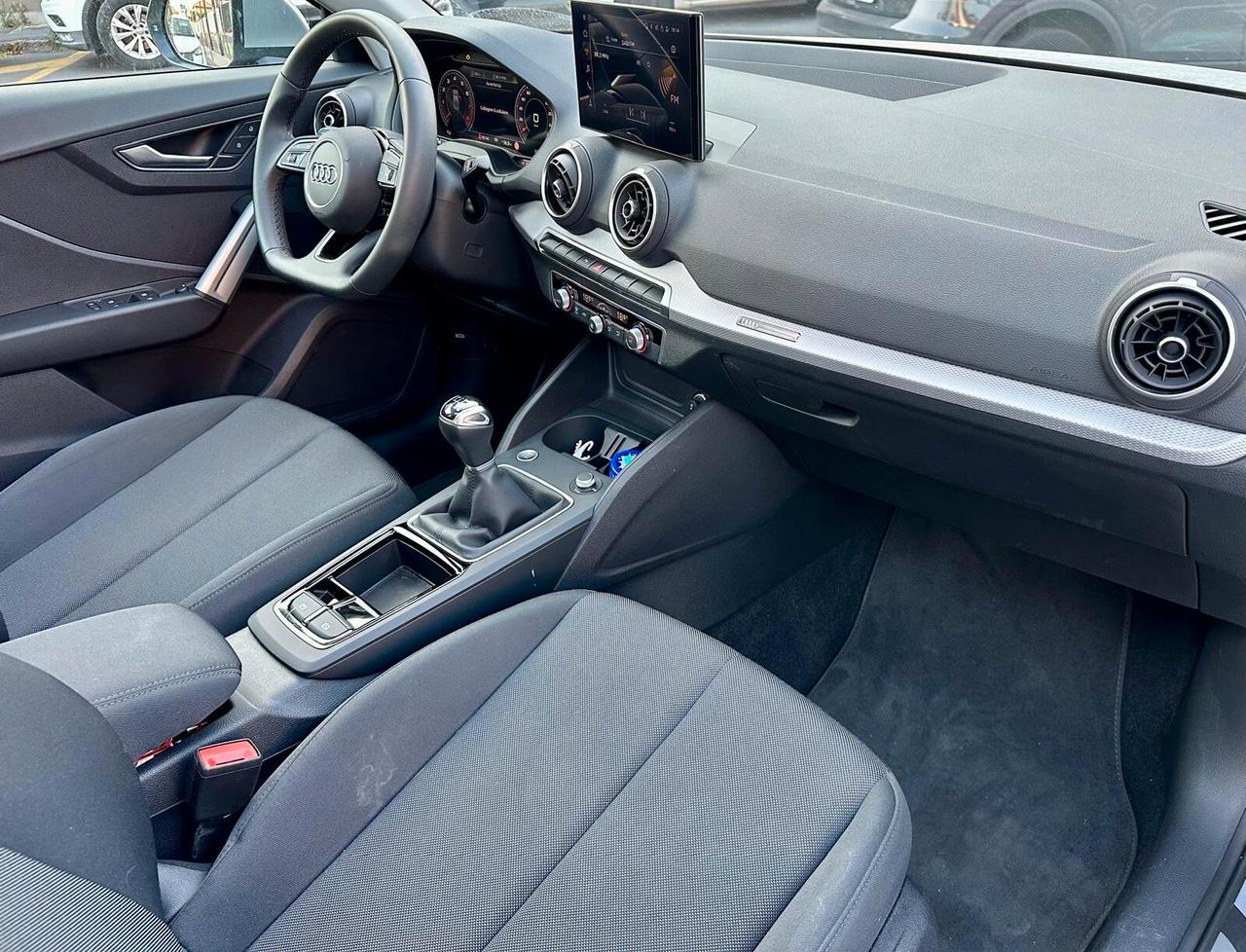 Audi Q2 30 TFSI Business Advanced