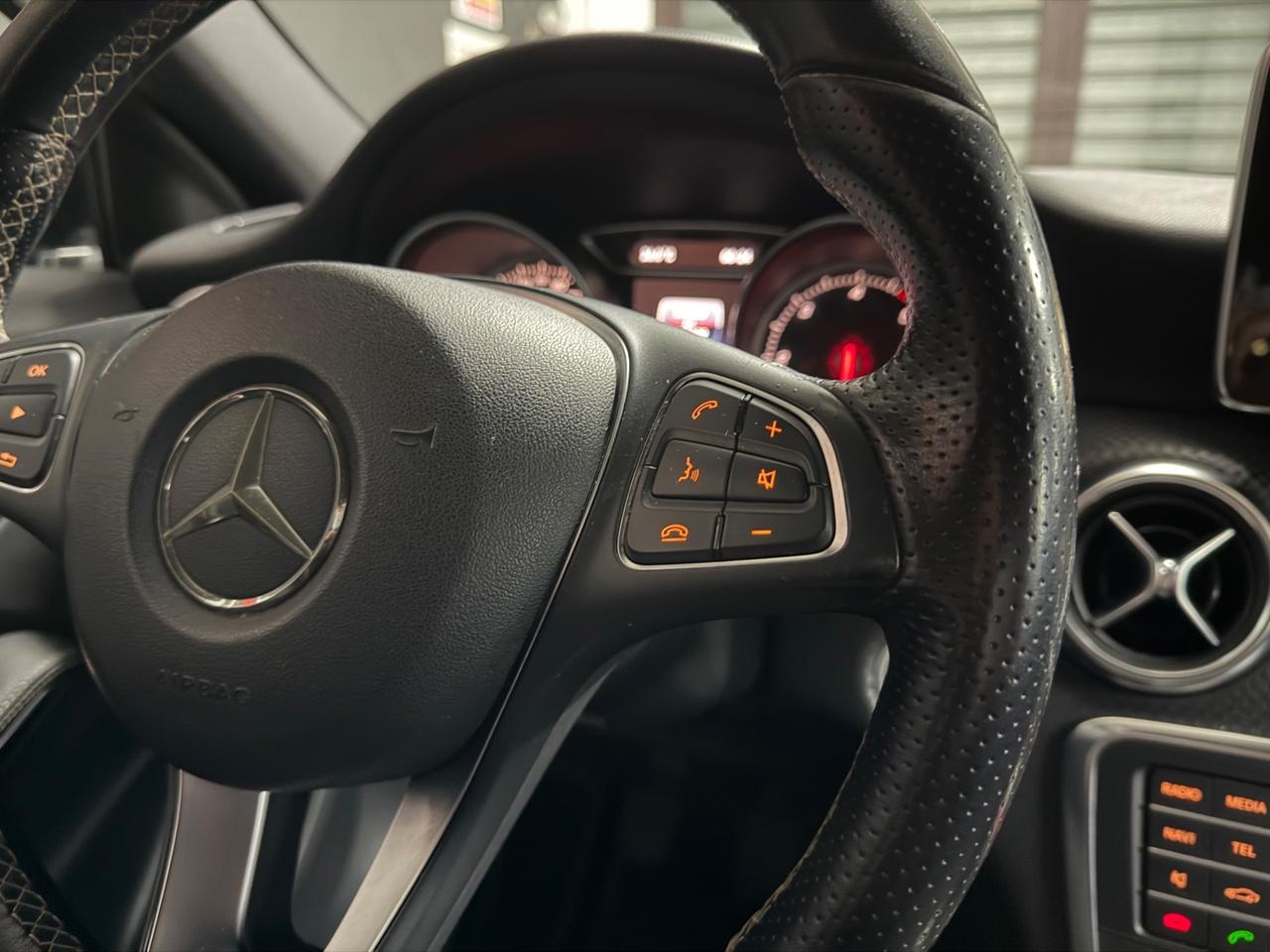 MERCEDES Classe A160d (90) Premium 2016