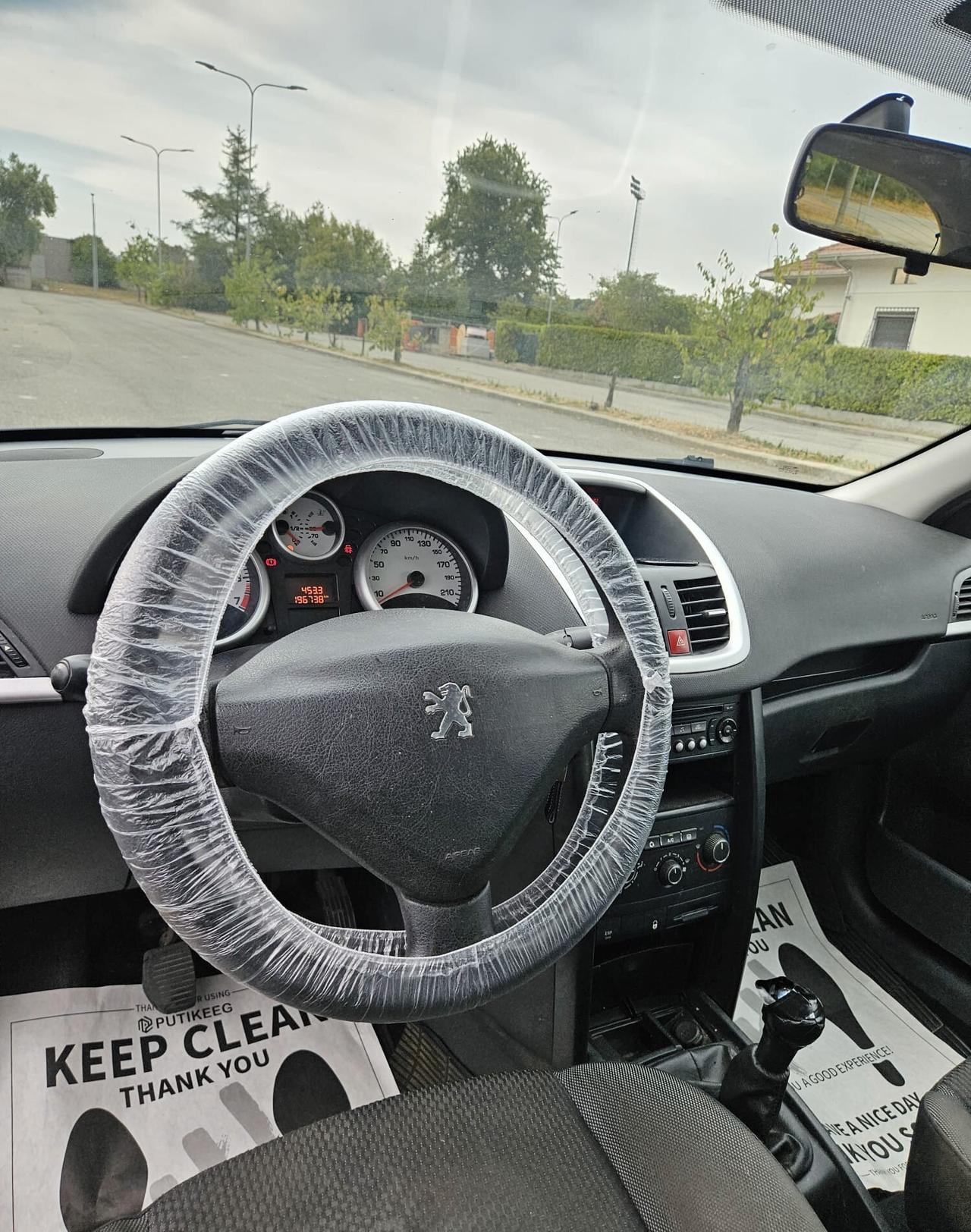 Peugeot 207 NEOPATENTATI