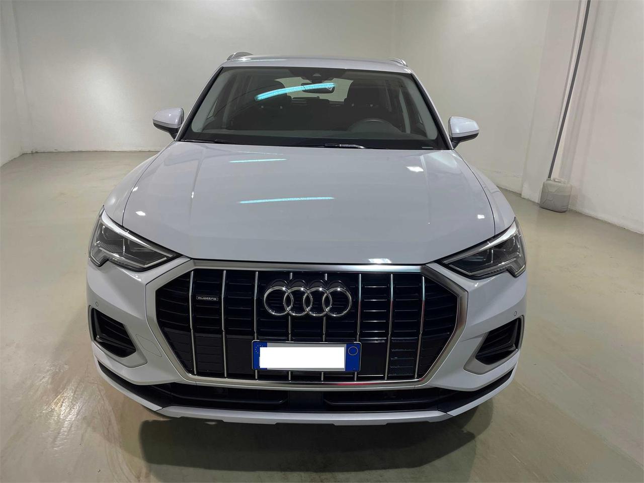 AUDI Q3 Q3 40 TDI quattro S tr. Business Adv.