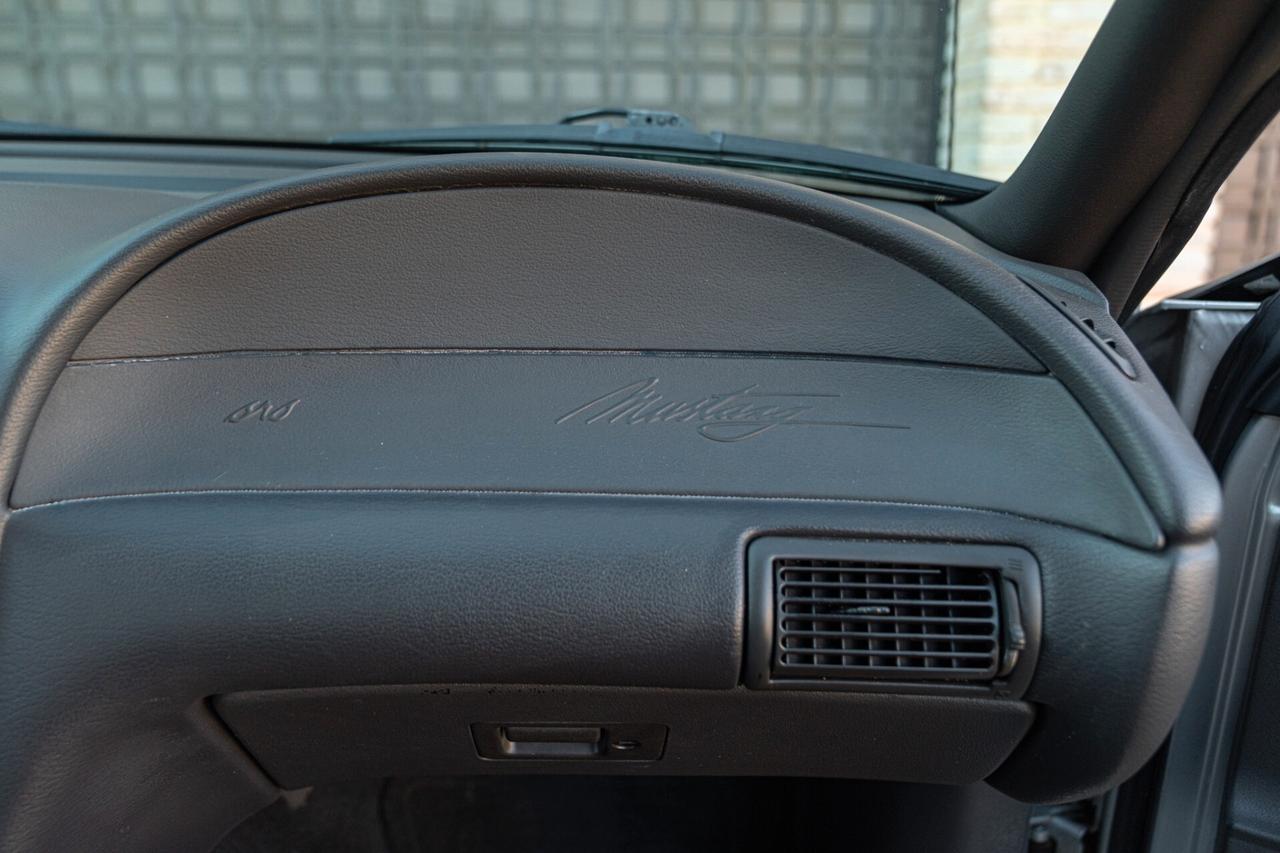 2002 FORD MUSTANG GT V8 SRS RDS01942