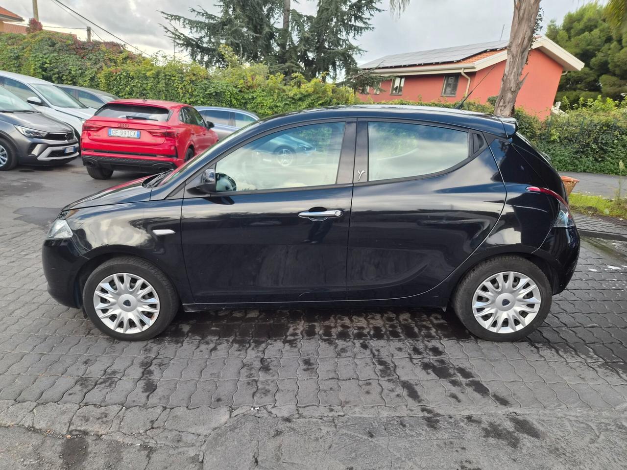 Lancia Ypsilon 1.2 69 CV 5 porte S&S Platinum