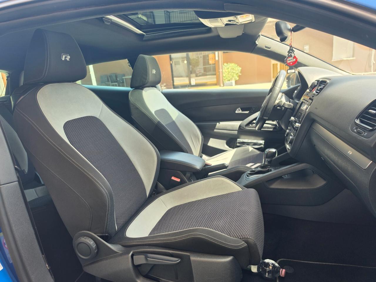 Volkswagen Scirocco R 2.0 TSI 265CV