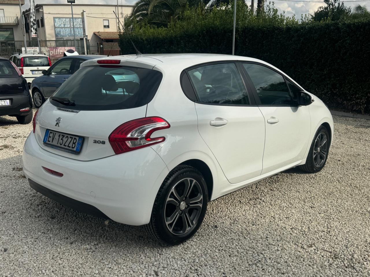 Peugeot 208 PureTech 82 5 porte Allure