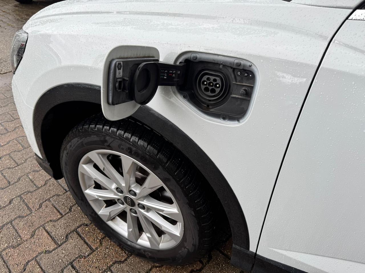 Audi Q3 SPB 45 TFSI e S tronic Business Plus