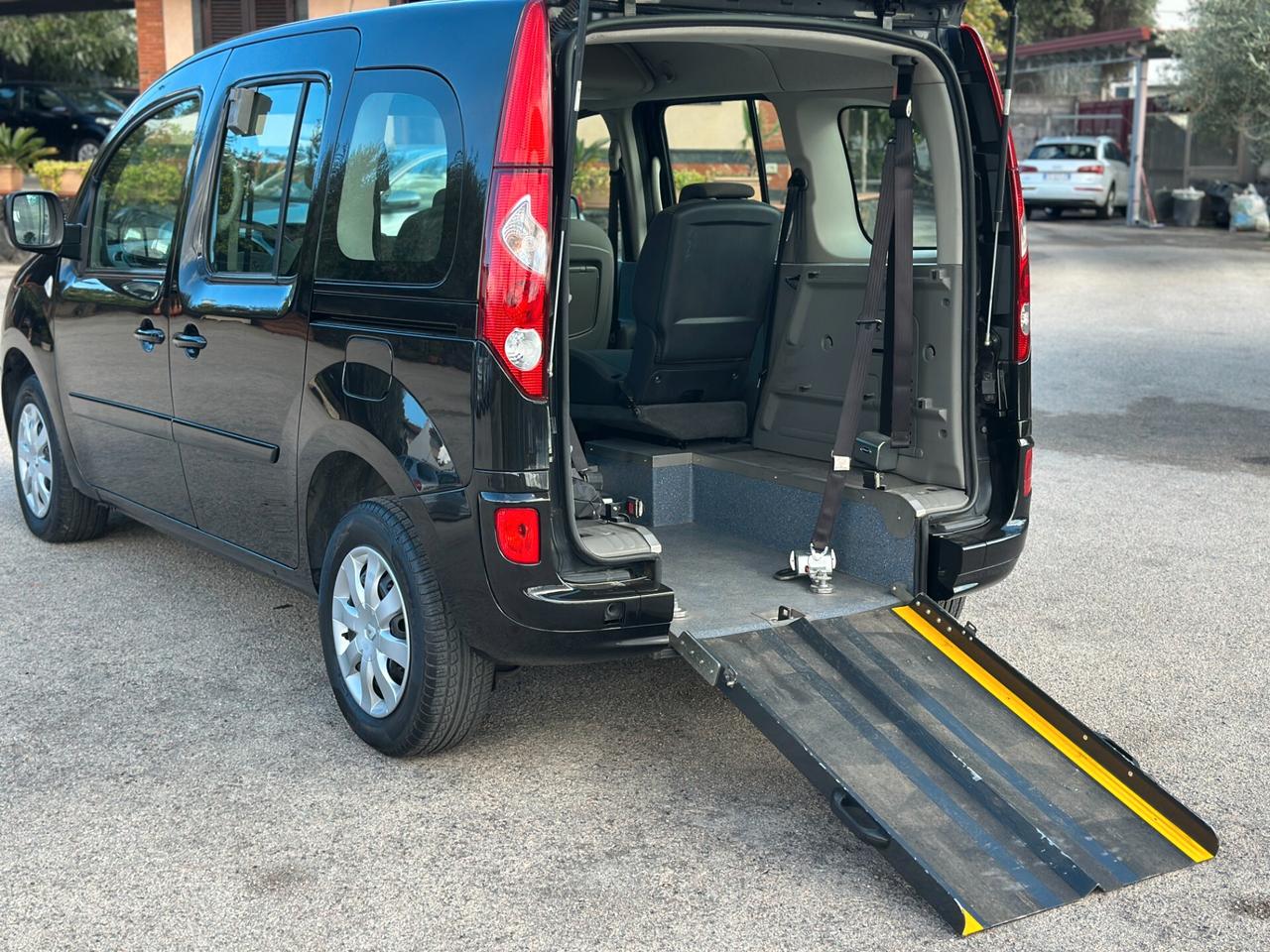 Renault Kangoo 1.5 dCi 105CV 5 porte Pianale Ribassato con Pedana