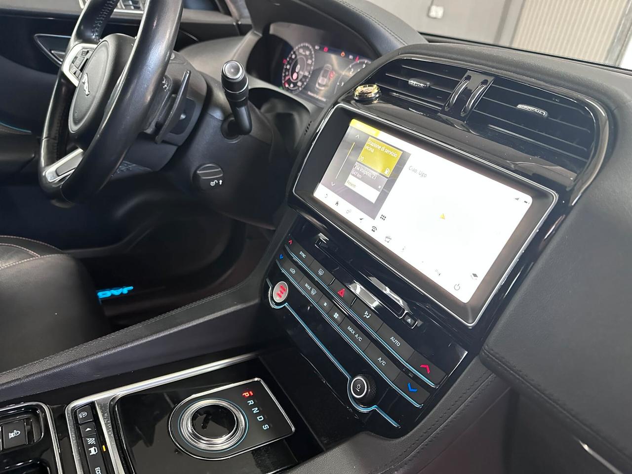 Jaguar F-Pace 2.0 D 180 CV AWD aut. Chequered Flag