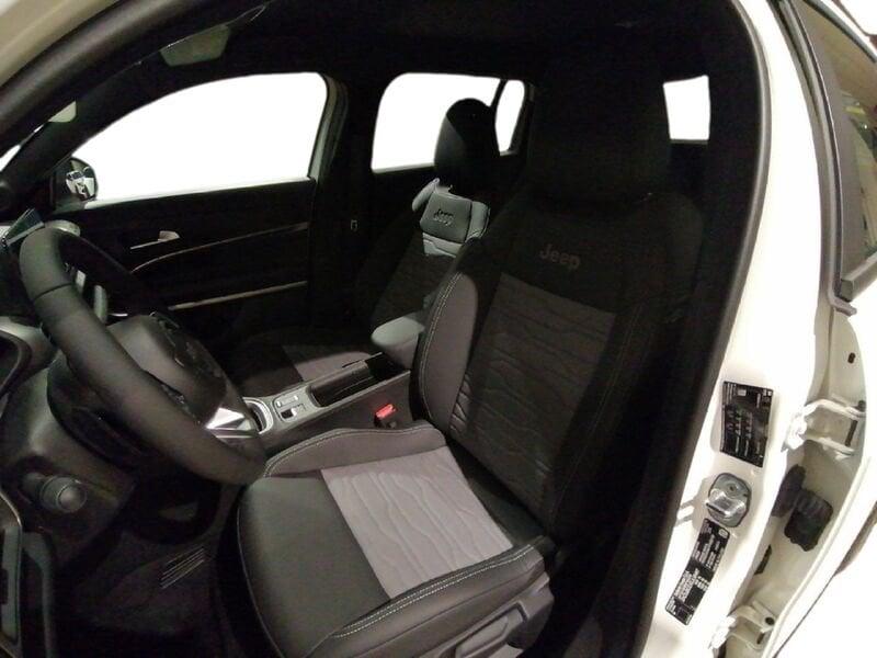 Jeep Avenger 4xe Hybrid 1.2 MHEV 4xe Upland