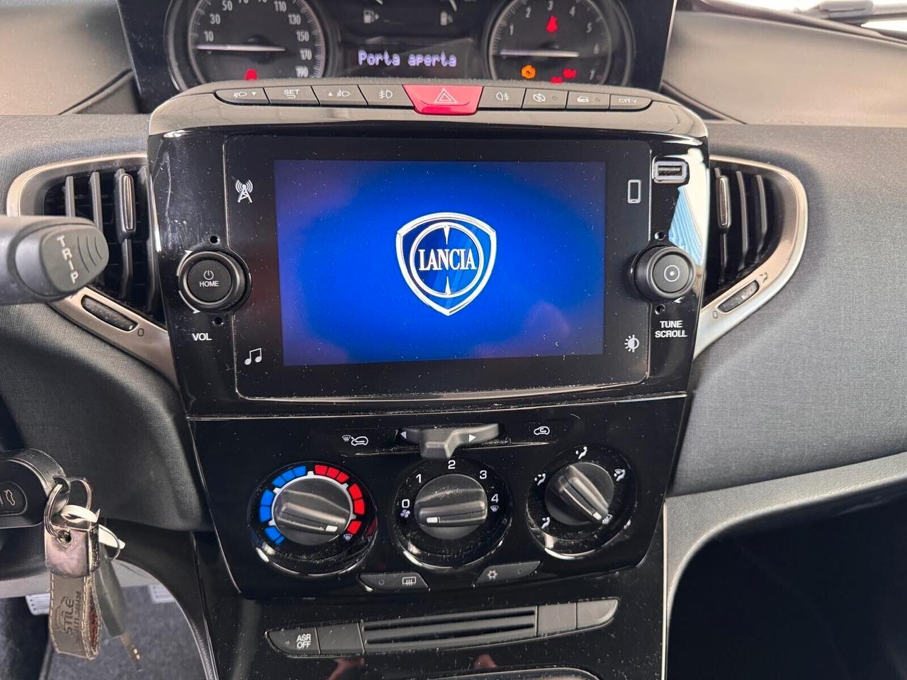 Lancia Ypsilon S&S Hybrid FireFly 1.0 70CV Allestimento Gold