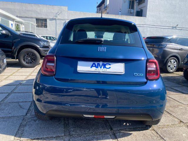 FIAT 500e Berlina 42 kWh La Prima