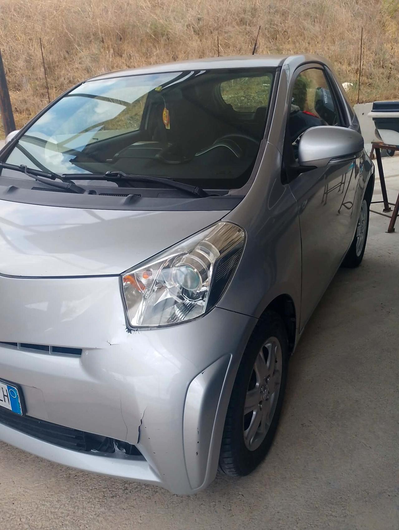 Toyota iQ Diesel cambio manuale.