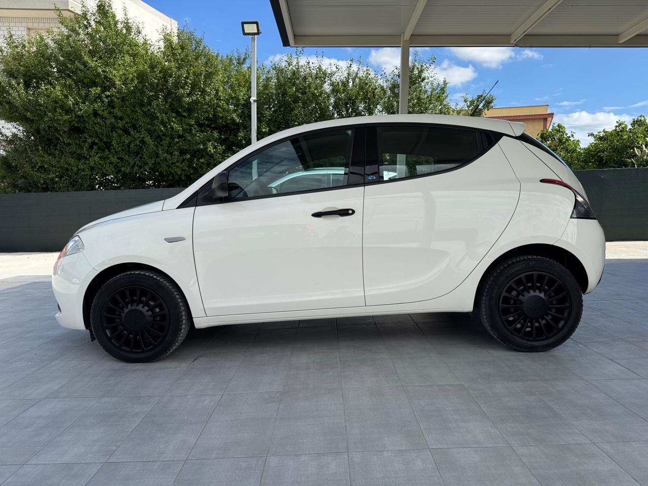 Lancia Ypsilon 1.2 69 CV 5 porte GPL Ecochic Elefantino Blu