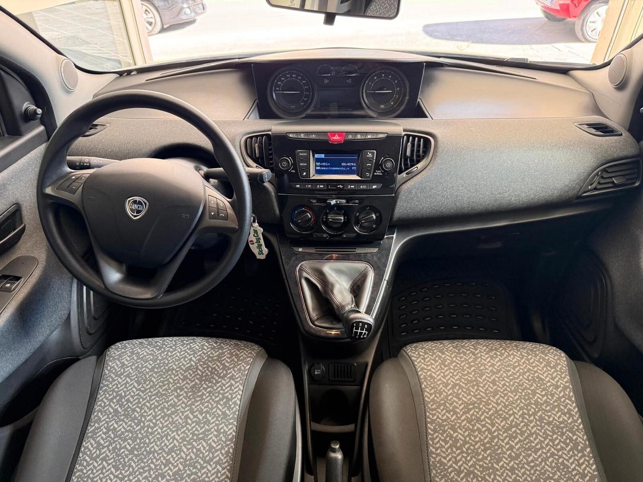 Lancia Ypsilon 1.0 FireFly 5 porte S&S Hybrid Alberta Ferretti