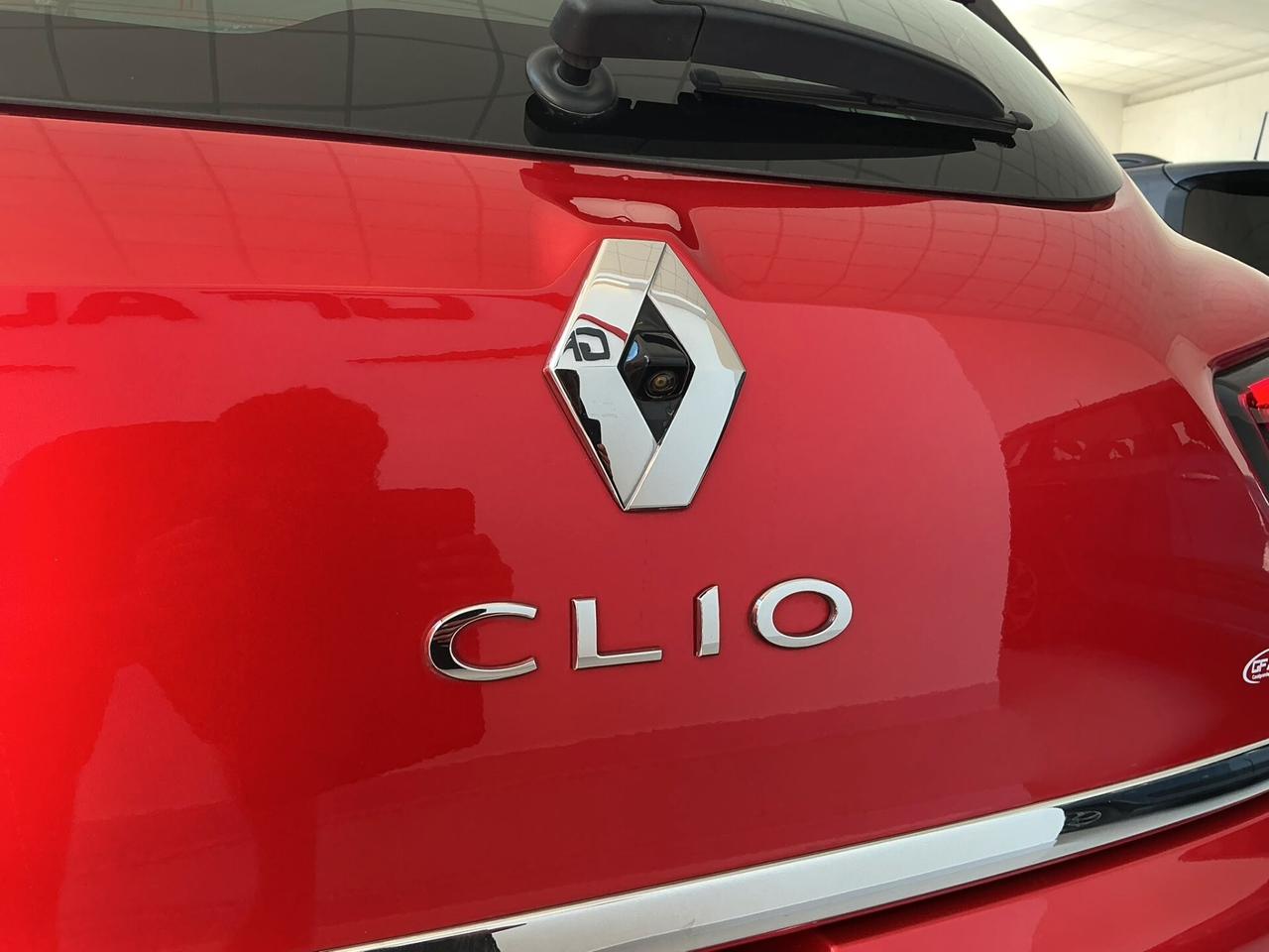 Renault Clio TCe 12V 90 CV 5 porte Moschino Intens