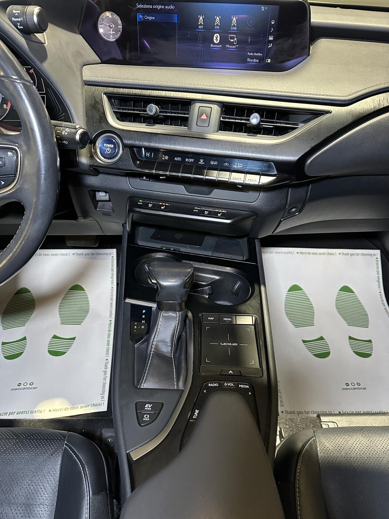 Lexus UX 250h 2.0 Luxury 2wd cvt