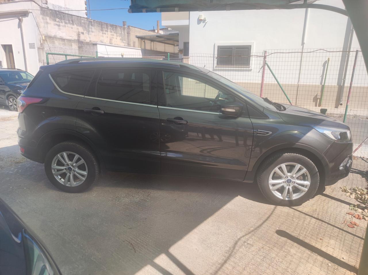 Ford Kuga 1.5 TDCI 120 CV S&S 2WD Titanium