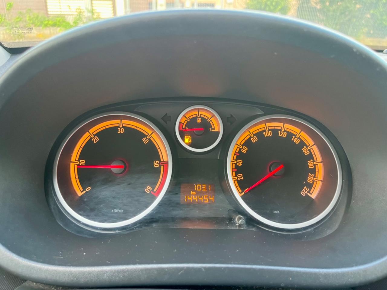 Opel Corsa 1.3cdti 2012 144.000km per neopatentati