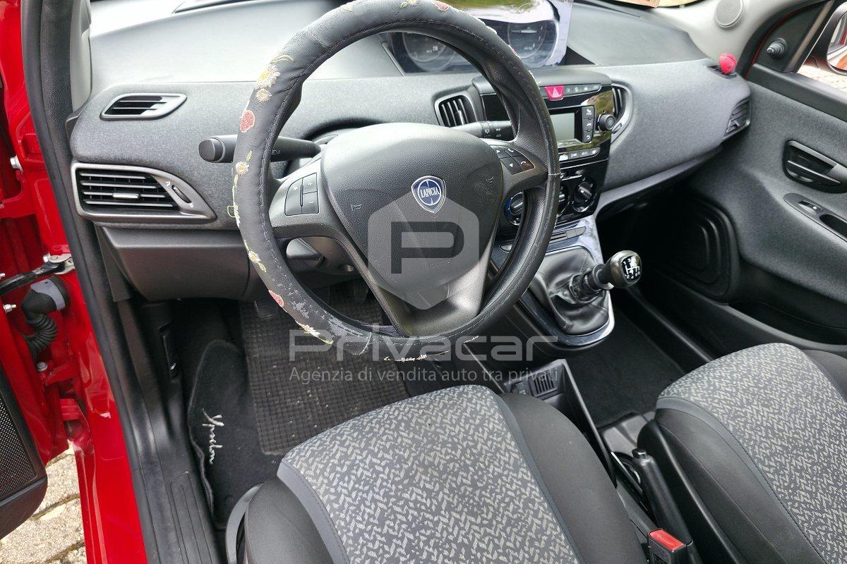 LANCIA Ypsilon 1.0 FireFly 5 porte S&S Hybrid Ecochic Silver