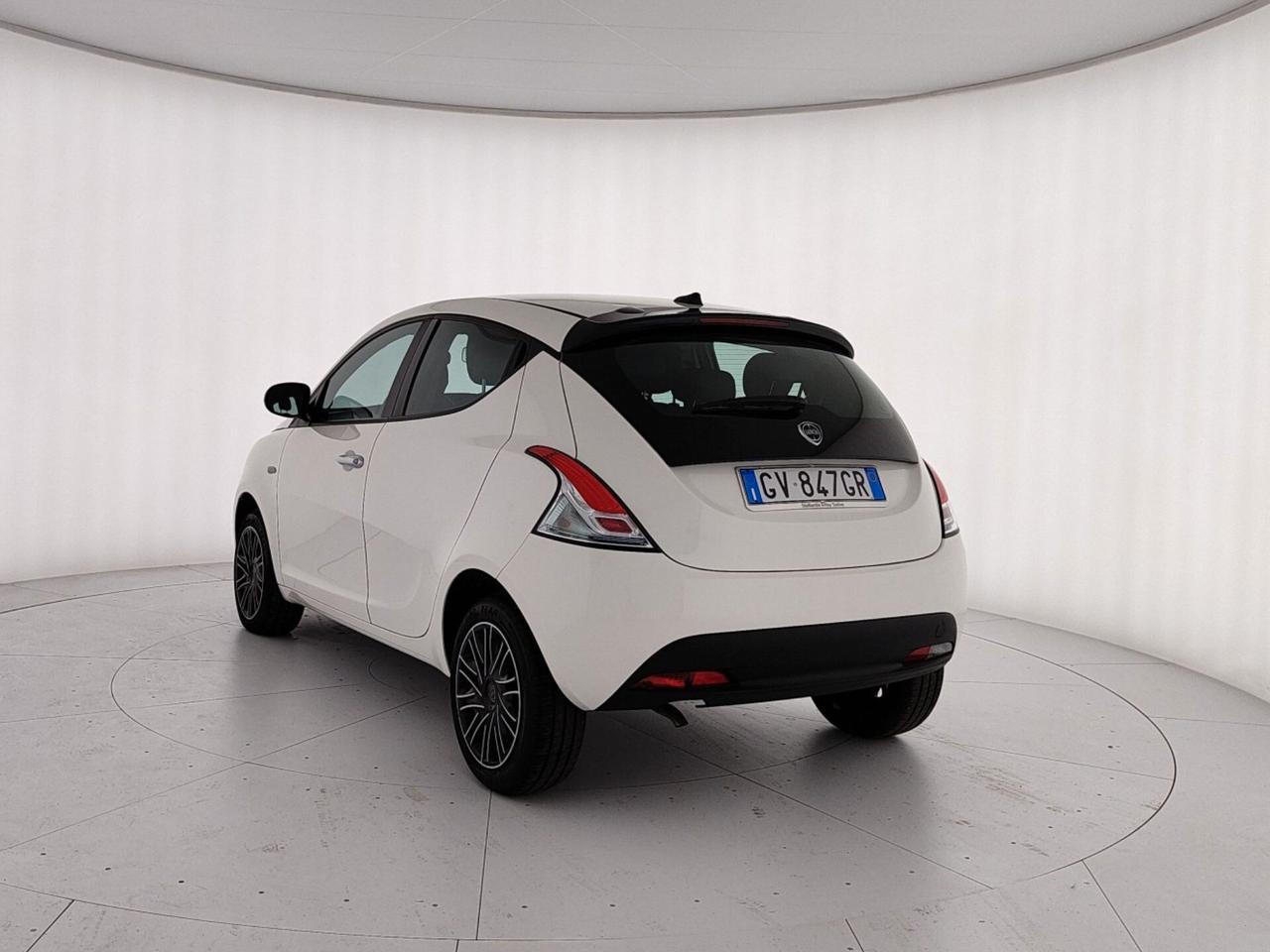 Lancia Ypsilon 1.0 FireFly 5 porte S&S Hybrid Oro