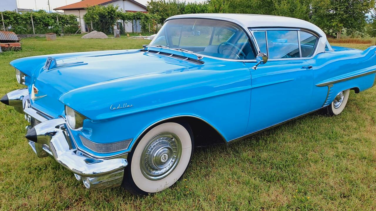 Cadillac Deville 57 coupé