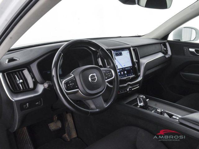 VOLVO XC60 2.0 b4 Momentum Pro auto - PER OPERATORI DEL SETTO