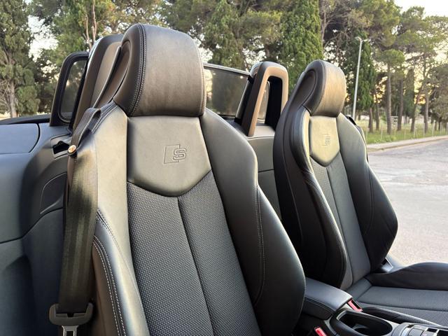 AUDI TT Roadster 40 2.0 TFSI S tronic S line