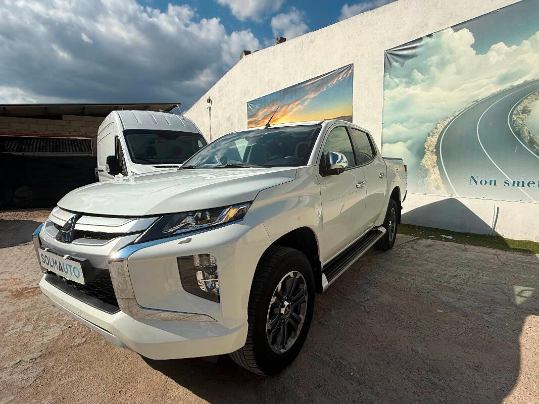 Mitsubishi L200 Cab VI 2019 Mitsubishi L200 d.cab 2.3d Diamond Pack 0 4wd 150cv