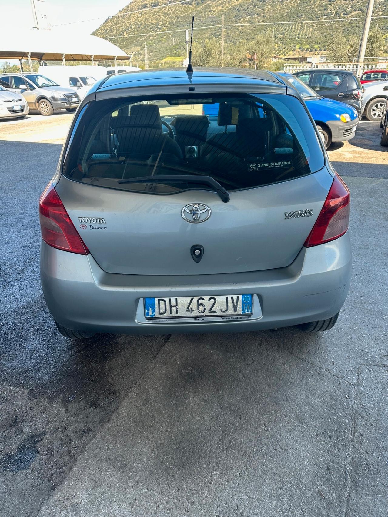 Toyota Yaris 1.0 5 porte