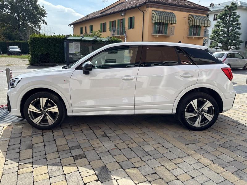 Audi Q2 30 1.0 tfsi Admired TETTO-NAVI-CAM-18"