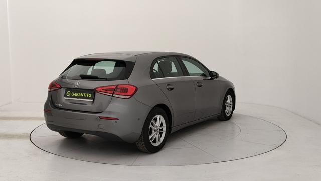 MERCEDES-BENZ A 180 180 d Business auto