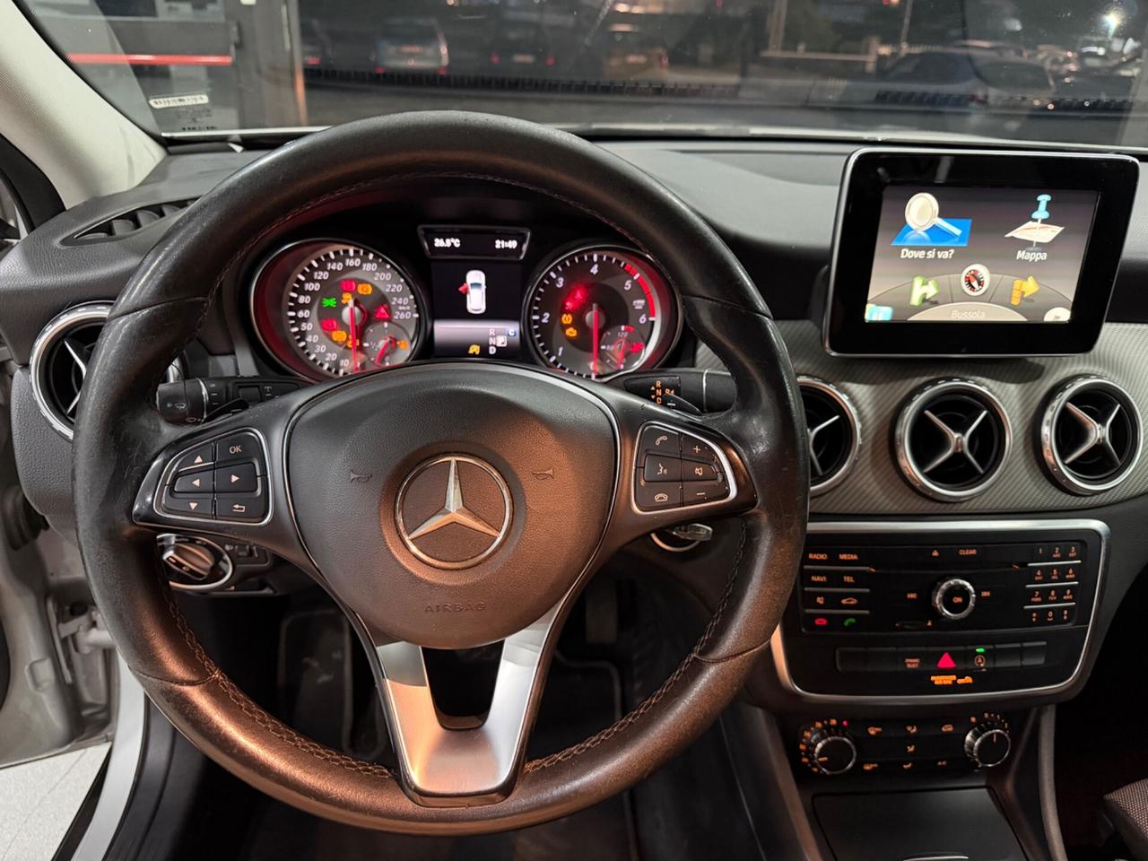 Mercedes-benz GLA 180 d Automatic Business