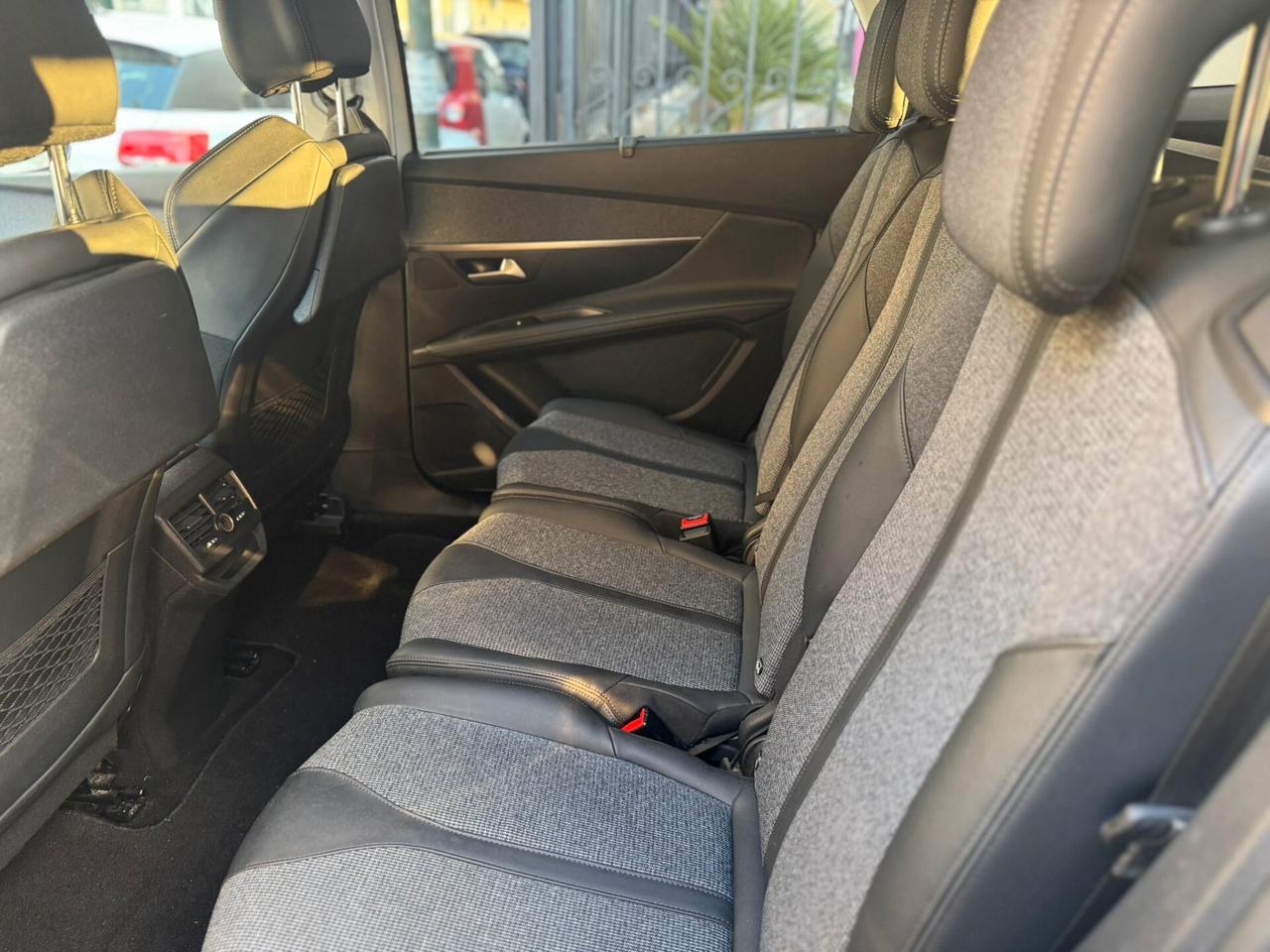 Peugeot 5008 BlueHDi 130 S&S Allure