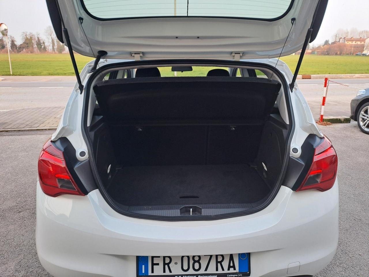 Opel Corsa 1.4 90CV BENZ-GPL OK NEOPATENTATI