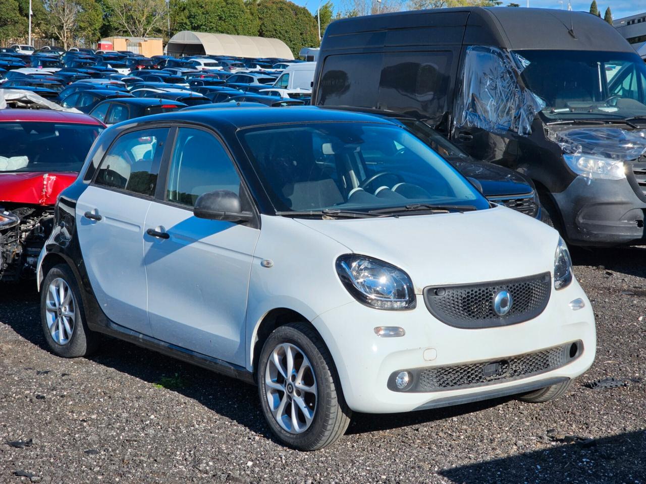 SINISTRATO Smart ForFour 70 1.0 Passion