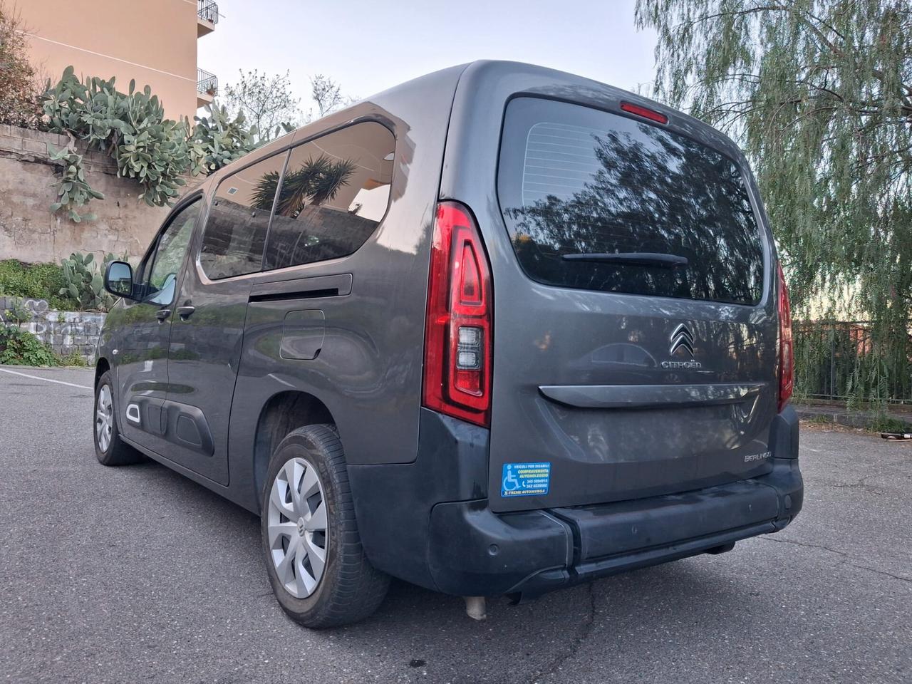 Citroen Berlingo Pianale ribassato con rampa disabili in carrozzina