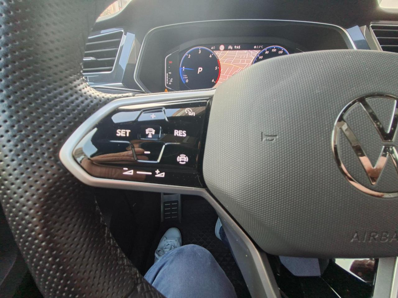 Volkswagen Tiguan 2.0 tdi R-Line 150cv dsg