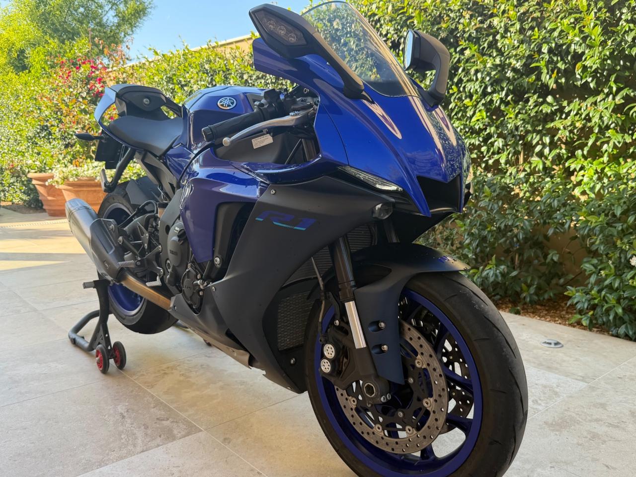 Yamaha YZF R1 Full