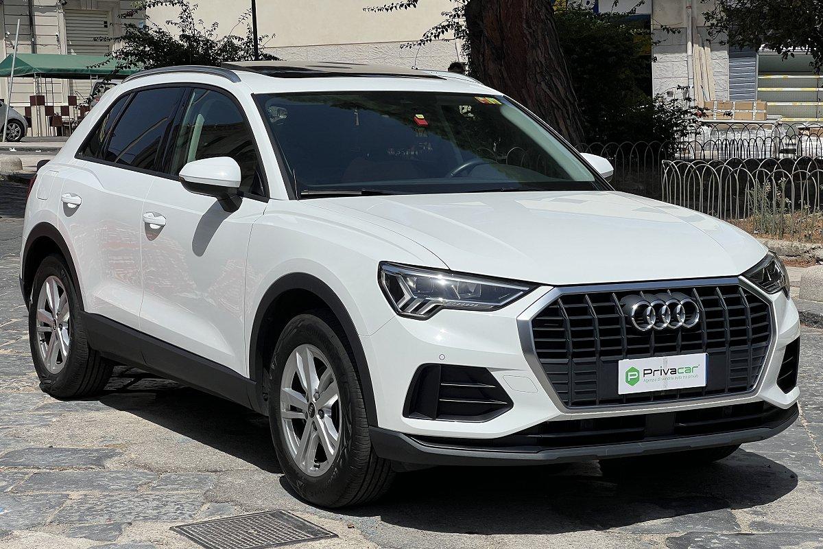 AUDI Q3 35 TFSI Business Advanced