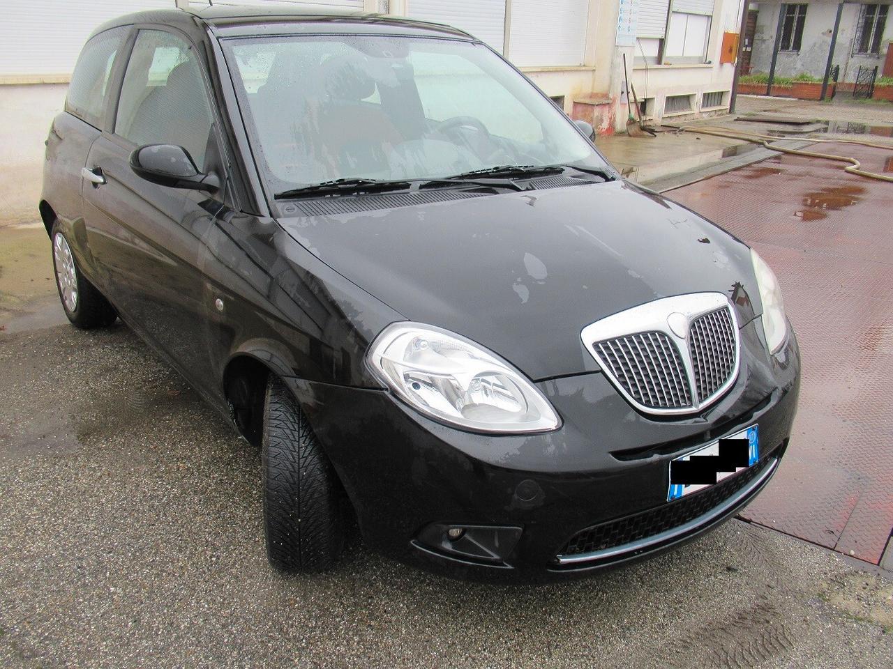 Lancia Ypsilon 1.2 Oro Plus tetto panoramico Kit distribuzione Nuova