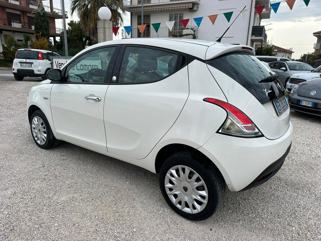 Lancia Ypsilon 5 Porte Ypsilon 0.9 t.air Gold ecochic metano 80cv