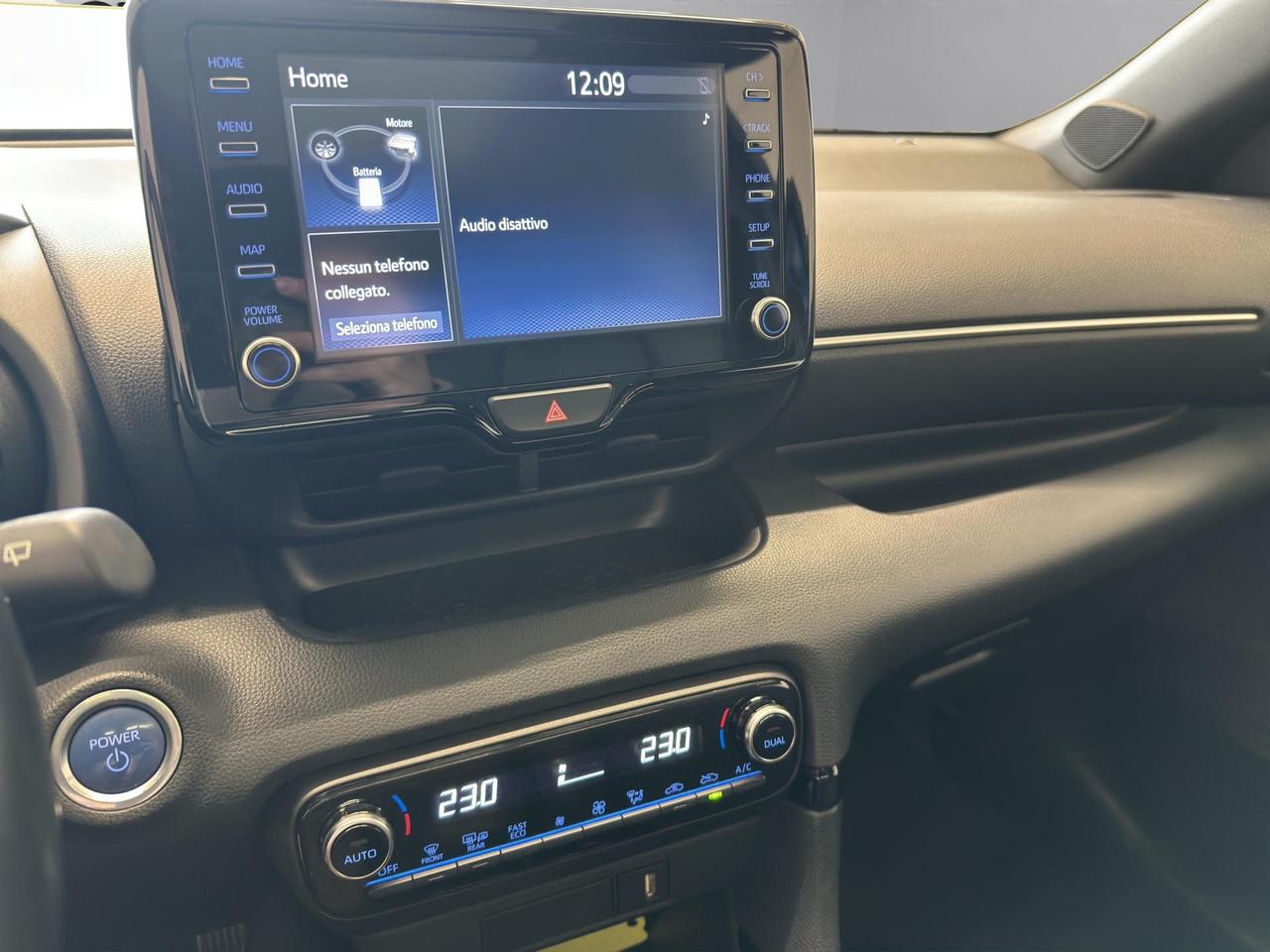 Toyota Yaris 1.5h Lounge