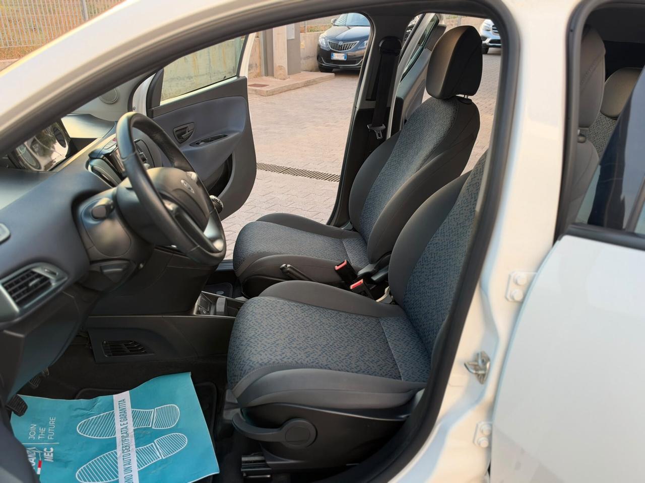 LANCIA YPSILON 1.0 FIREFLY 70CV HYBRID 2023