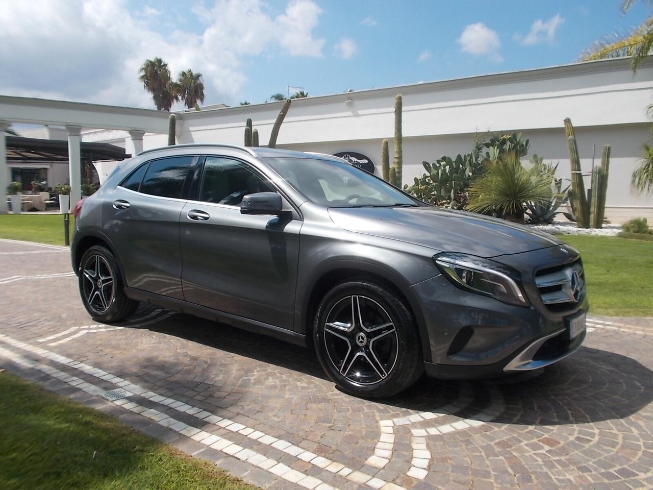 Mercedes-Benz GLA 200d Aut. *FULL OPT.* da VETRINA