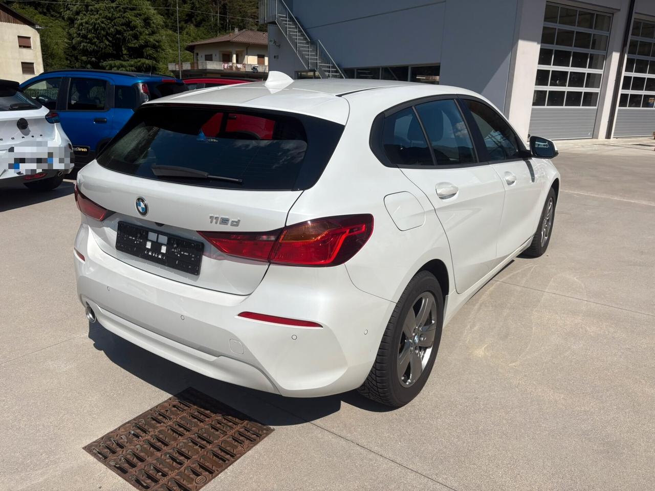Bmw 116 116d 5p. Business Advantage