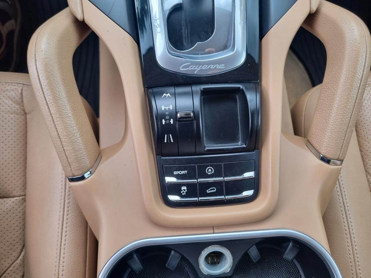 Porsche Cayenne 3.0 Diesel - PERFETTA