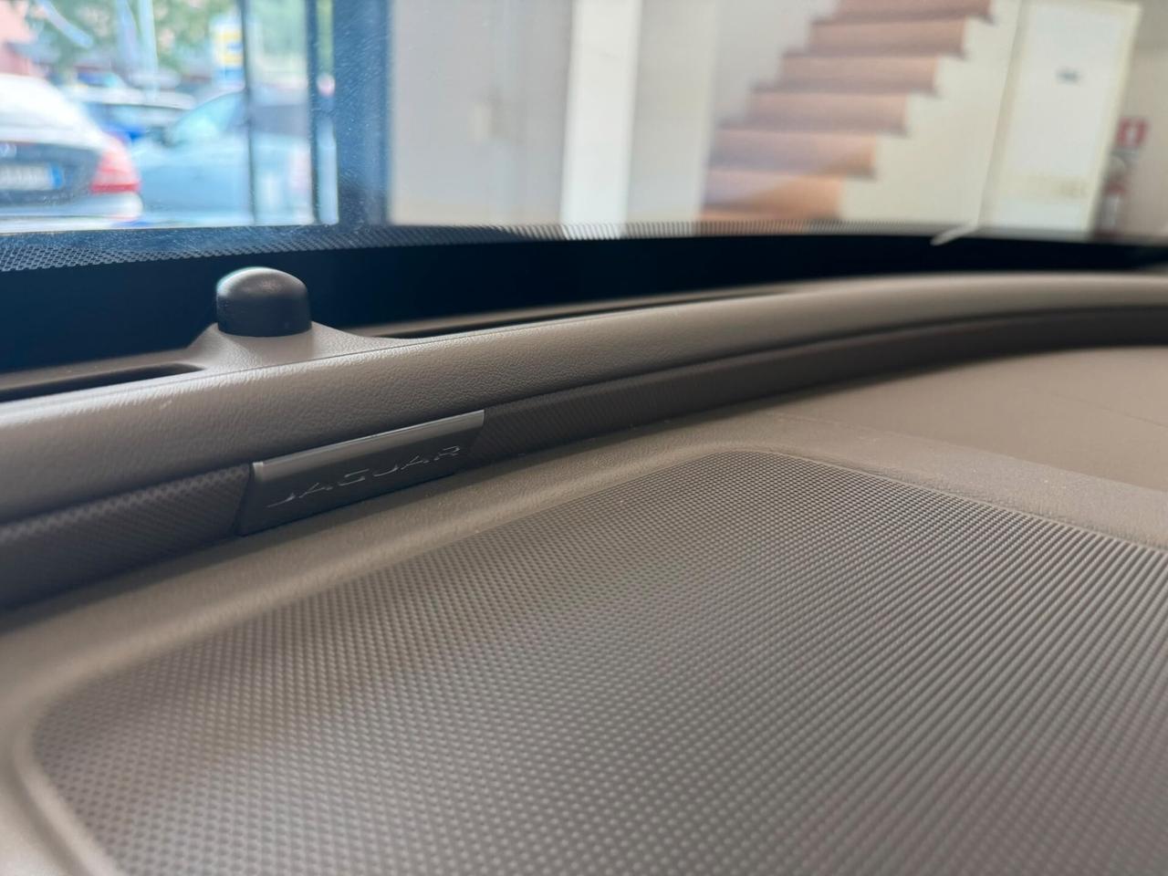 Jaguar XE 2.0 D Turbo aut. Portfolio