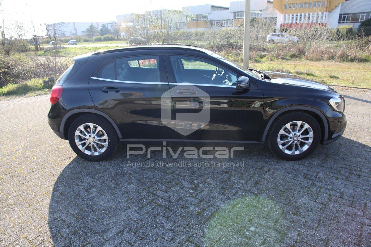 MERCEDES GLA 180 d Business