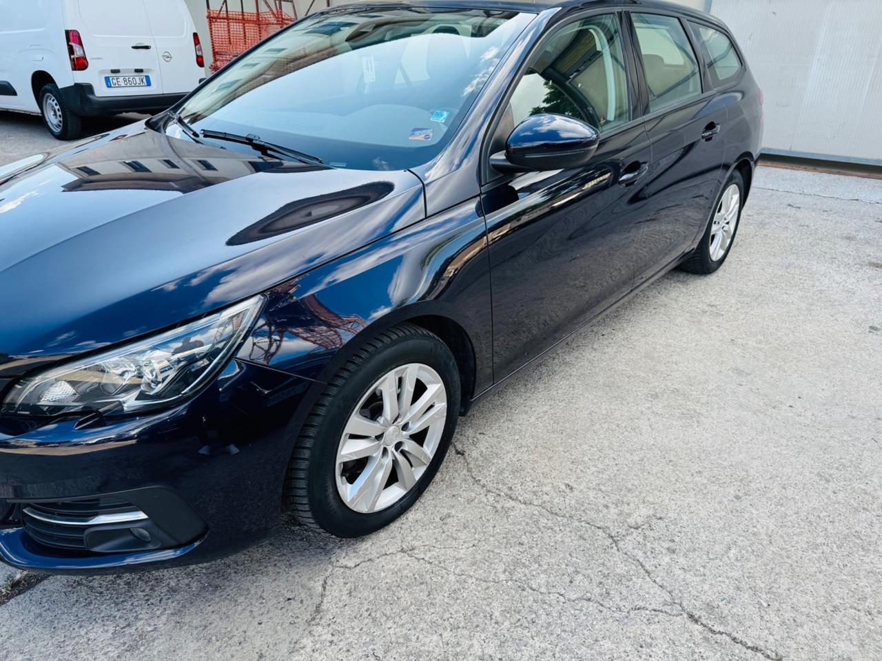 Peugeot 308 BlueHDi 120 S&S SW Allure