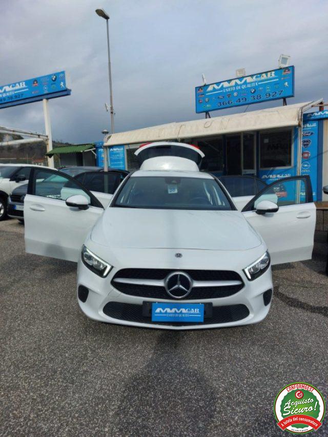 MERCEDES-BENZ A 180 d Automatic Premium