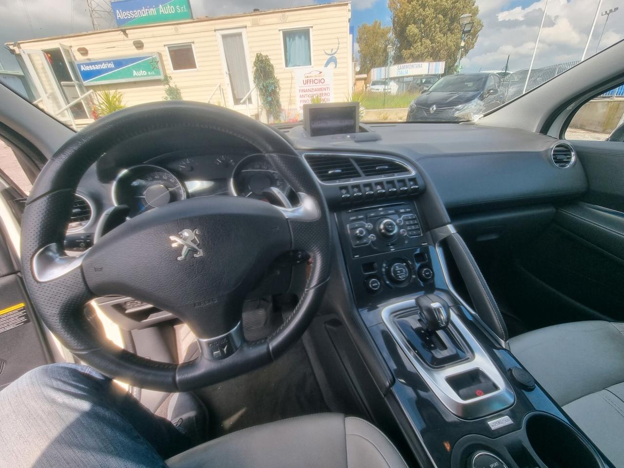 Peugeot 3008 HYbrid4 Outdoor Limitata